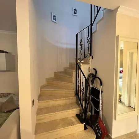 Alacati Carsida, Oezel Havuzlu 4 Odali Izmir Size Iyi Gelecek Çeşme