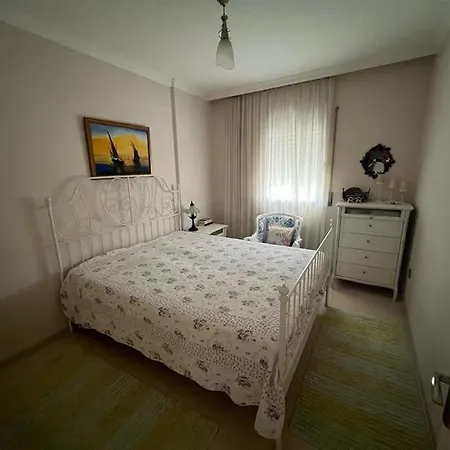 Будинок відпочинку Alacati Carsida, Oezel Havuzlu 4 Odali Izmir Size Iyi Gelecek