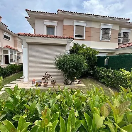 Vakantiehuis Alacati Carsida, Oezel Havuzlu 4 Odali Izmir Size Iyi Gelecek Çeşme